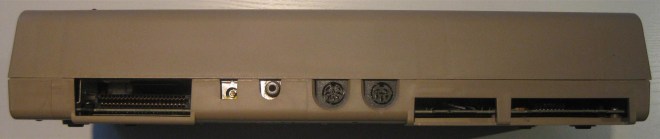 C64_108163_Retroport_05+$28Gro$C3$9F$29