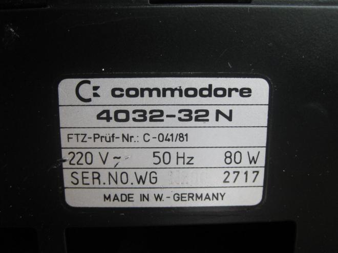 CBM_4032-32N_Retroport_06+$28Large$29