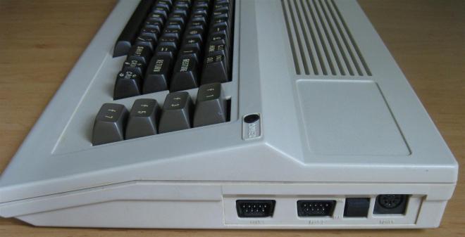 Slimline_C64_Retroport_4+$28Large$29